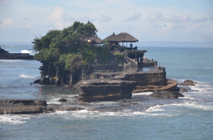 Храм Танах Лот