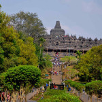 Вход в буддийский храм Бородобур