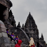 Туристы в Прамбанан