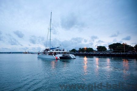 романтический ужин на парусной яхте Aristocat