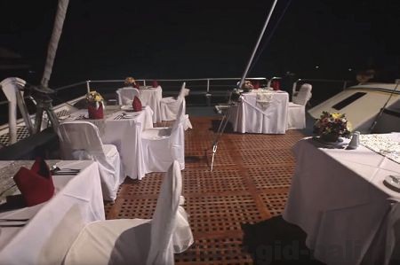 романтический круиз на парусной яхте Aristocat