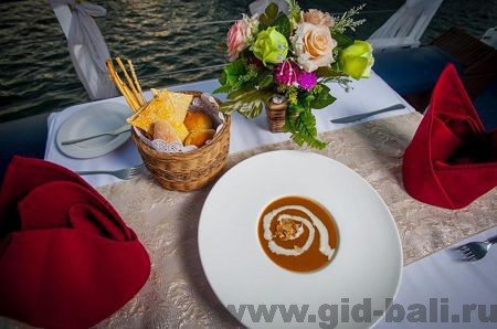 круиз на парусной яхте Aristocat