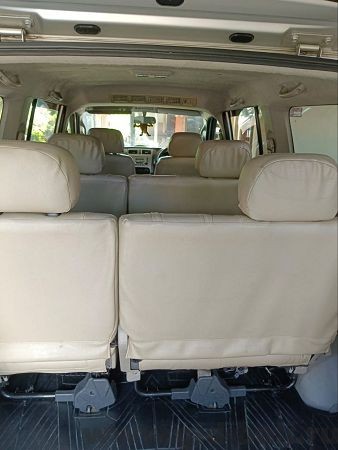 <Багажное отделение минивэна Suzuki